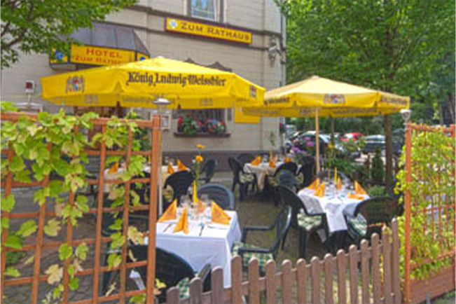 Hotel zum Rathaus in Oberhausen Biergarten